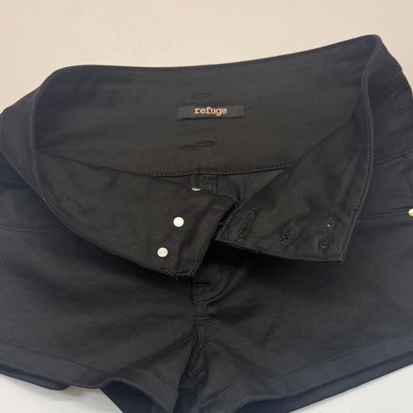 Refuge Black High Waist Shorts with Gold Buttons Size 6 - Picture 5 of 7